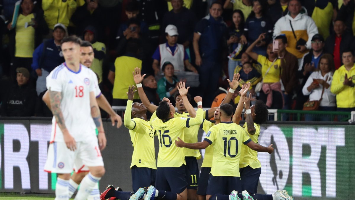 EN EL ESTADIO RODRIGO PAZ DELGADO SE REALIZÓ EL PARTIDO DE FÚTBOL ENTRE ECUADOR VS CHILE POR LA SECTA FECHA RUMBO AL MUNDIAL 2026 ANGELO CHAMBA 21 NOVIEMBRE DEL 2023 (ag-expreso ag-extra ag-quito)