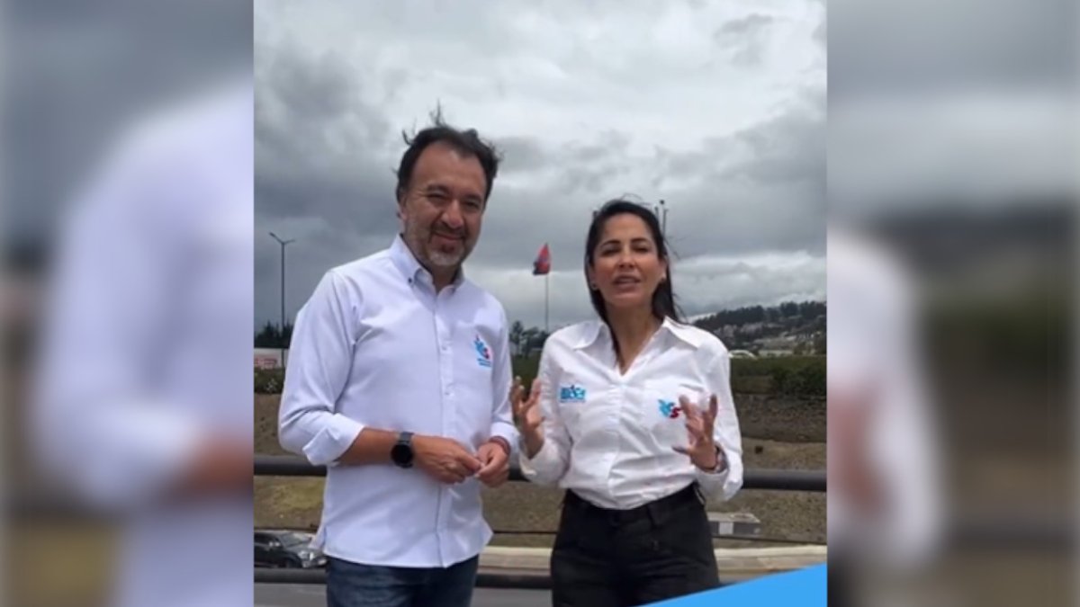 Pabel Muñoz y Luisa González salieron en un video donde ofrecían construir la universidad en Chillogallo, al sur de Quito.