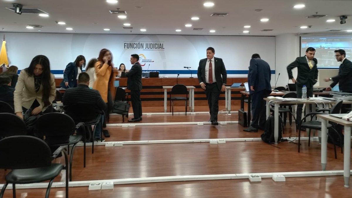 La gente investigadora pidió la retención de cuencas bancarias, pólizas y la incautación de bienes.