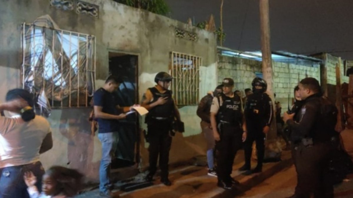 El sujeto recibió disparos en varias partes del cuerpo.