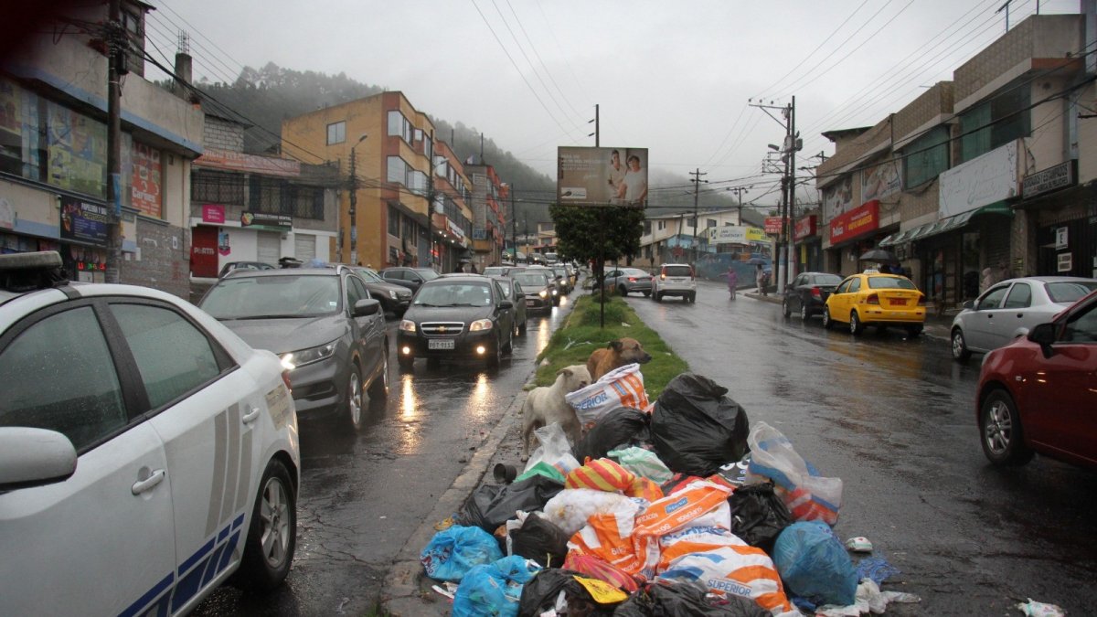 Situación. En la Mena del Hierro y El Condado no hay contenedores. La recolección se hace tres días a la semana.