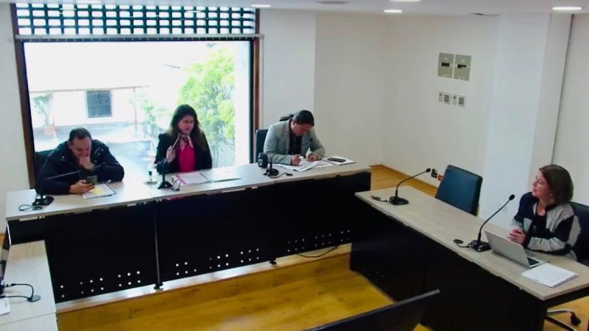 Cita. Reunión de miembros de la Comisión de Educación y Cultura del Municipio.