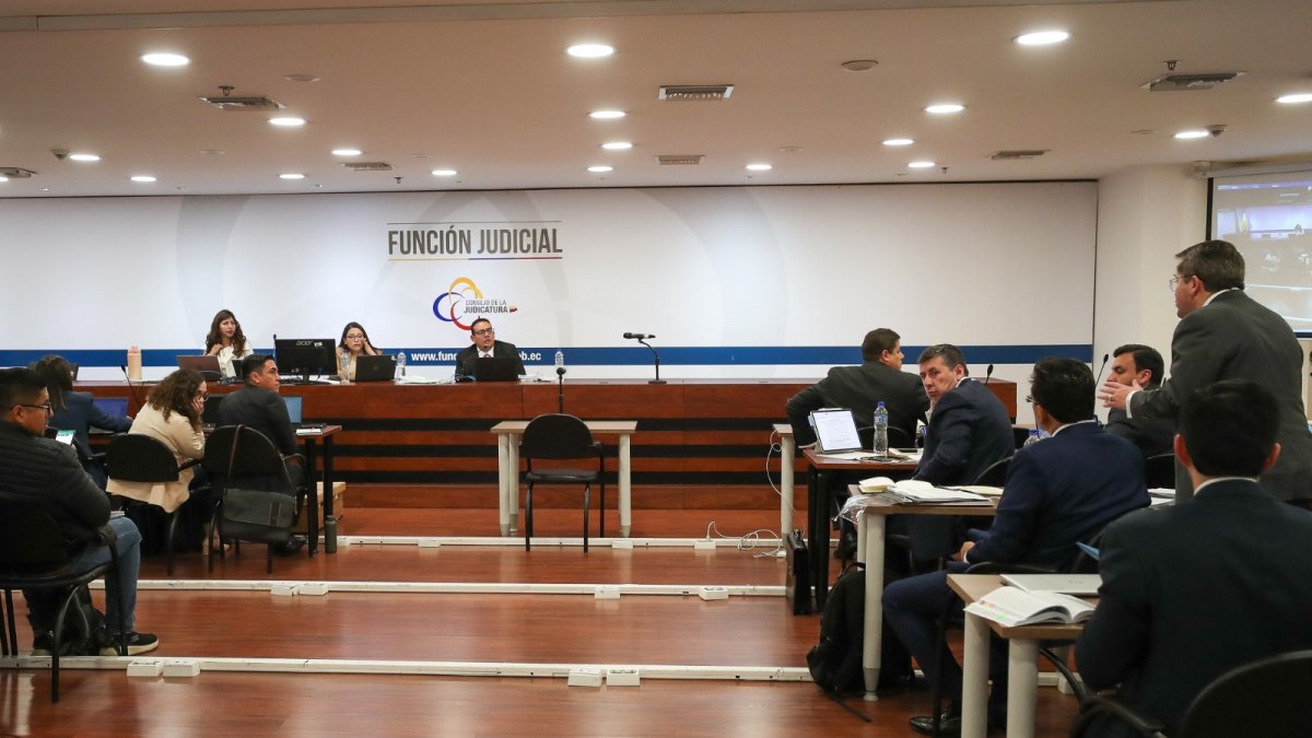 Diligencia. La audiencia de formulación de cargos se desarrolló en el piso 11 del Complejo Judicial norte.