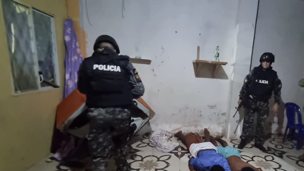 Los detenidos fueron llevados a la cárcel regional de Guayaquil y a la correccional de la misma ciudad