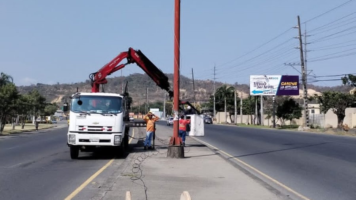 Trabajos. El Municipio de Daule intervino en la vía. La ciudadanía en Villa Club esperan que también se los escuche.