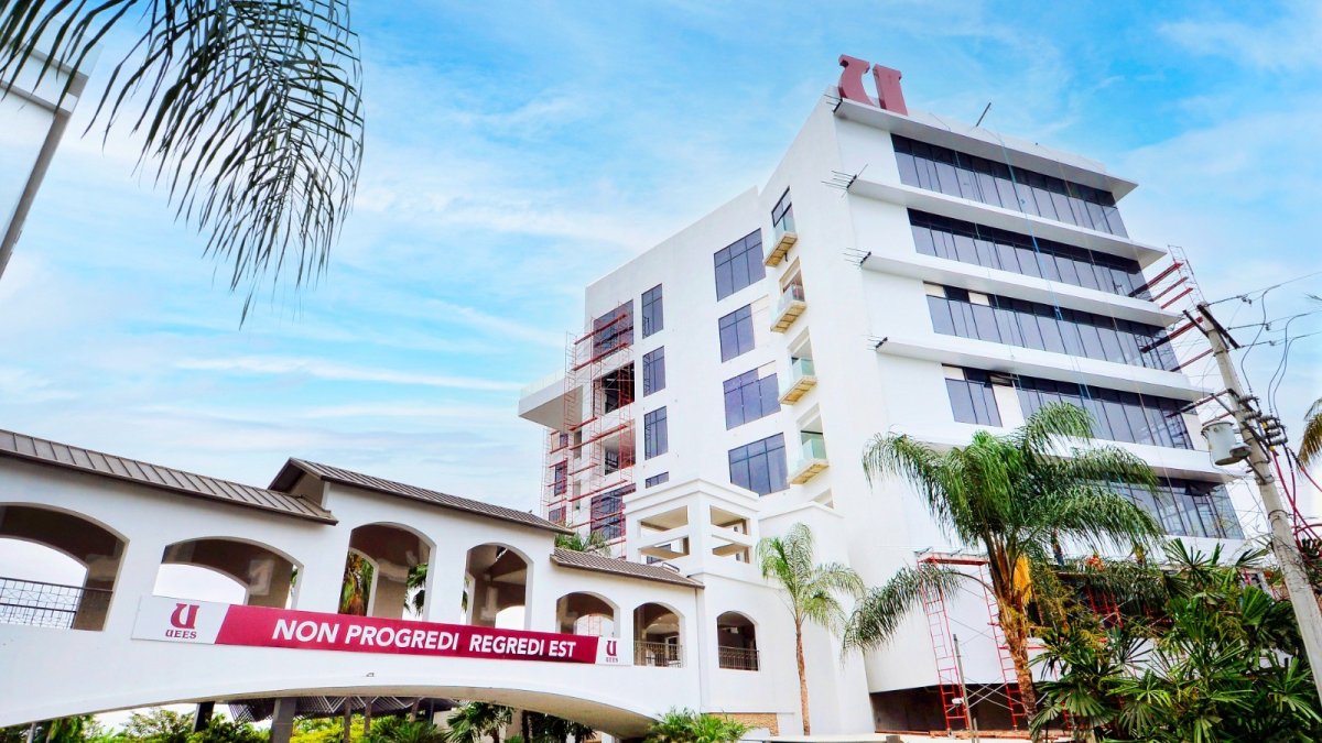 Carreras. La UEES es una de las alternativas para estudiar Online.