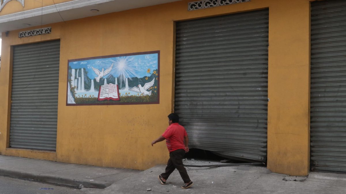 Atentaron contra locales en Bastión.