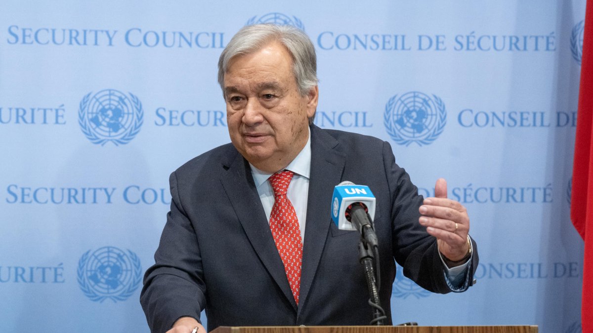 Fotografía cedida por la ONU donde aparece su secretario general, António Guterres, mintras habla durante una rueda de prensa celebrada en la sede del organismo en Nueva York (EEUU).