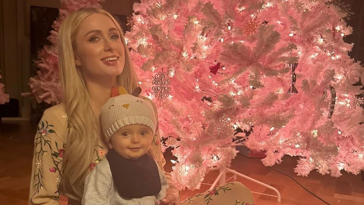 Paris Hilton con su primogénito.