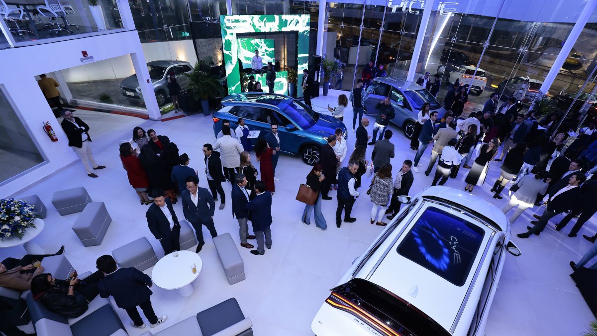 Toma panorámica del show room inaugurado en la Avenida Granados, en Quito.