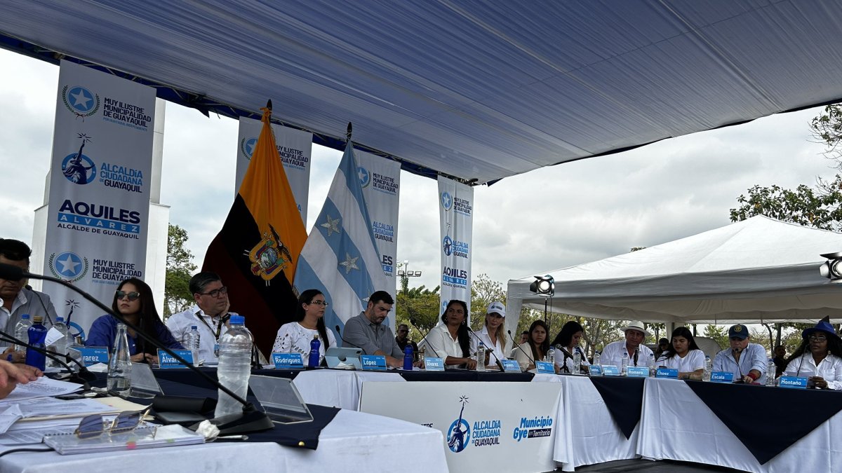 Los ediles durante la sesión de Concejo Cantonal.