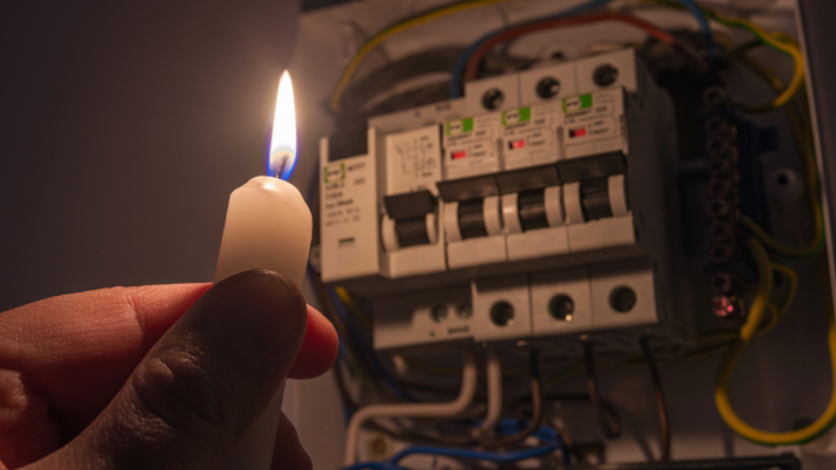 Las ciudades de Ecuador enfrentar cortes de energía debido a la crisis por la que atraviesa el sistema eléctrico del país.