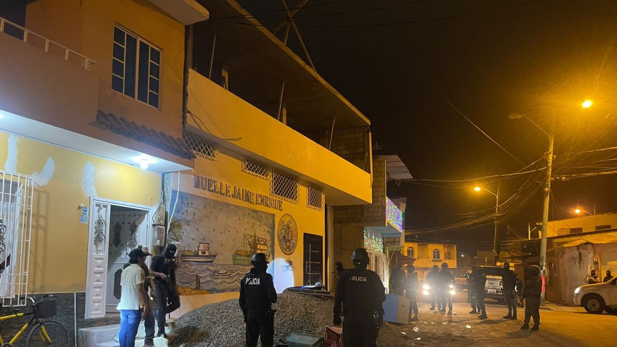 Operativo. Una de las acciones de la Policía en Puerto Bolívar, El Oro.