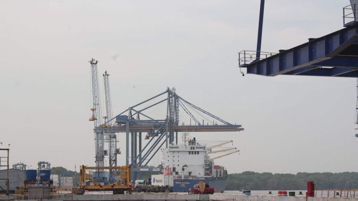 Puerto. Expertos consideran que la creación del Quinto Puente, para agilitar el traslado hasta el puerto de Guayaquil, debe ser a través de APP.