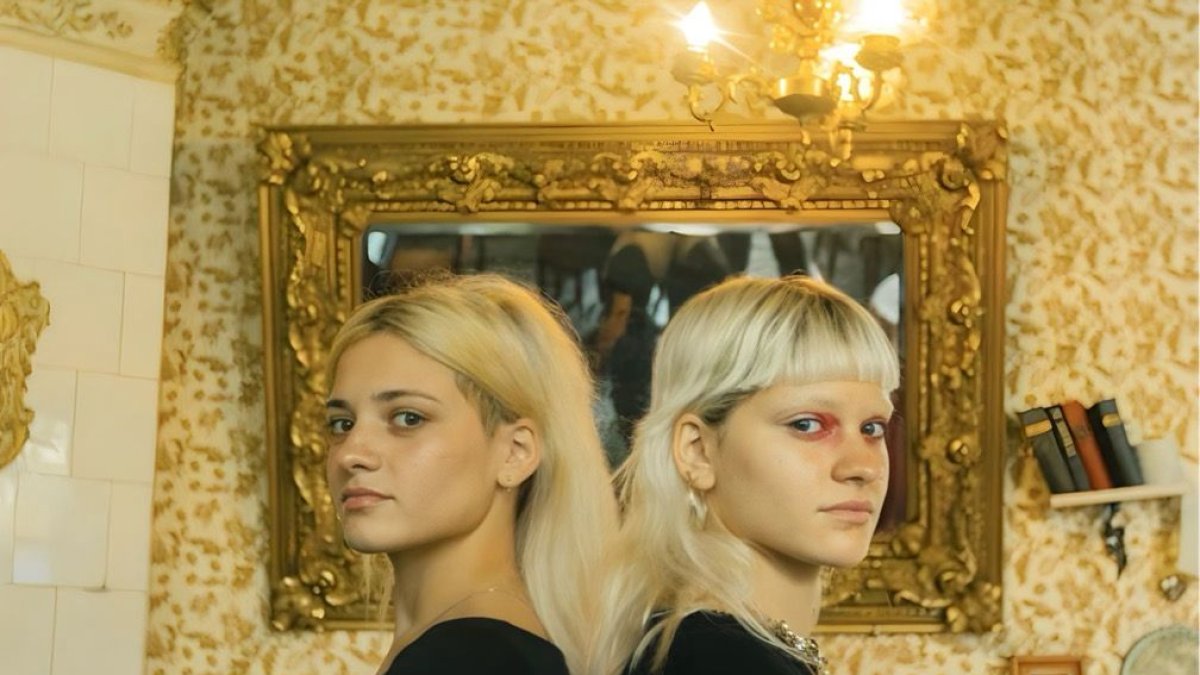 Las gemelas fueron vendidas por su padre a una red ilegal de adopción.