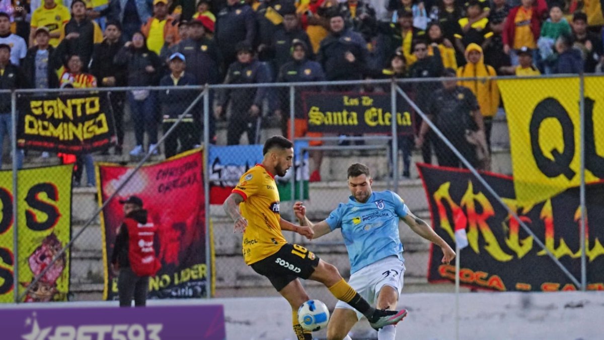 Universidad Católica vs Barcelona