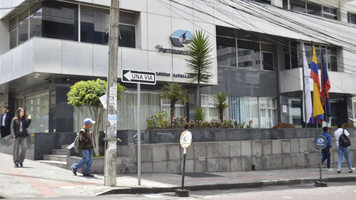 Petroecuador ha buscado contratar un seguro desde hace algún tiempo, sin éxito.