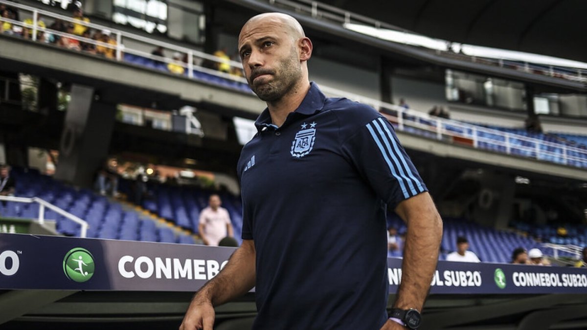 Javier Mascherano dirigirá a la Albiceleste que busca el cupo a París 2024.