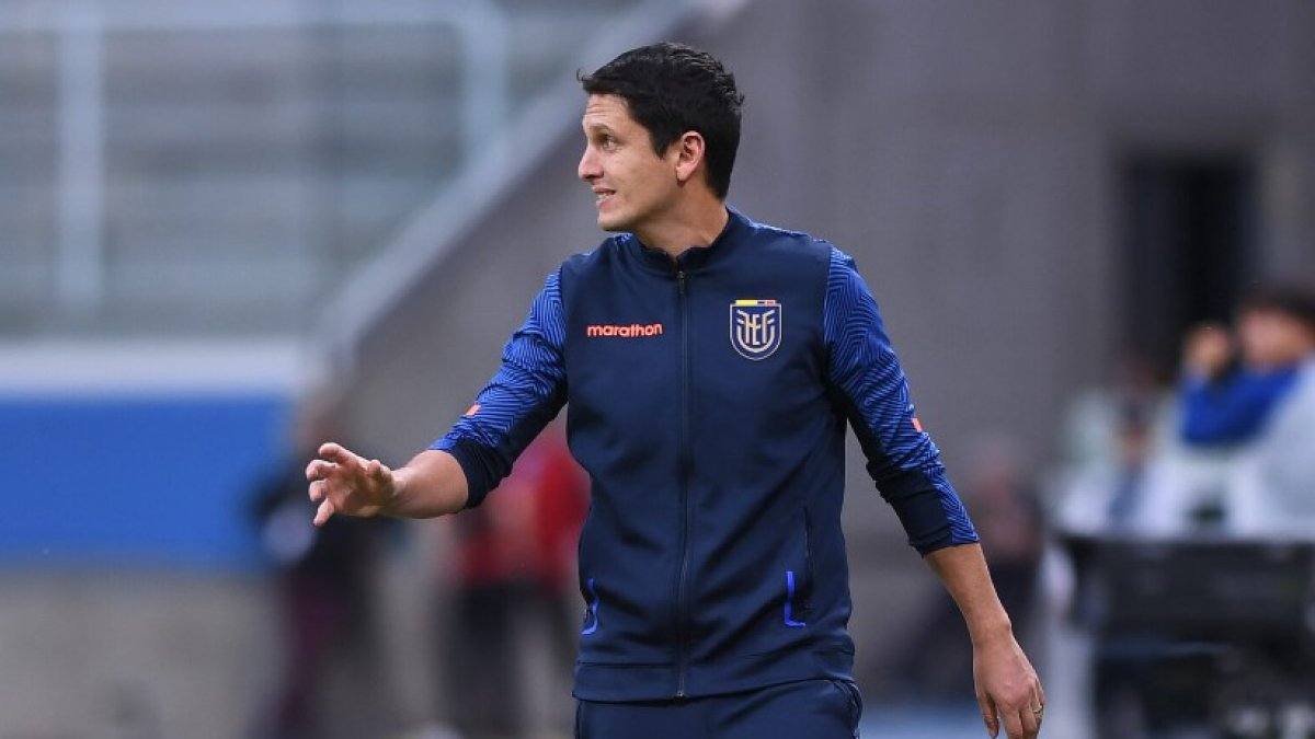 El entrenador Miguel Bravo prepara a la Mini Tri para el Preolímpico que se disputará en Venezuela