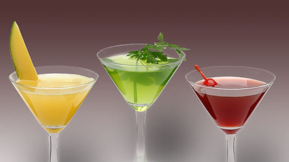 Bebidas.- Cocteles con alcohol y azúcar.