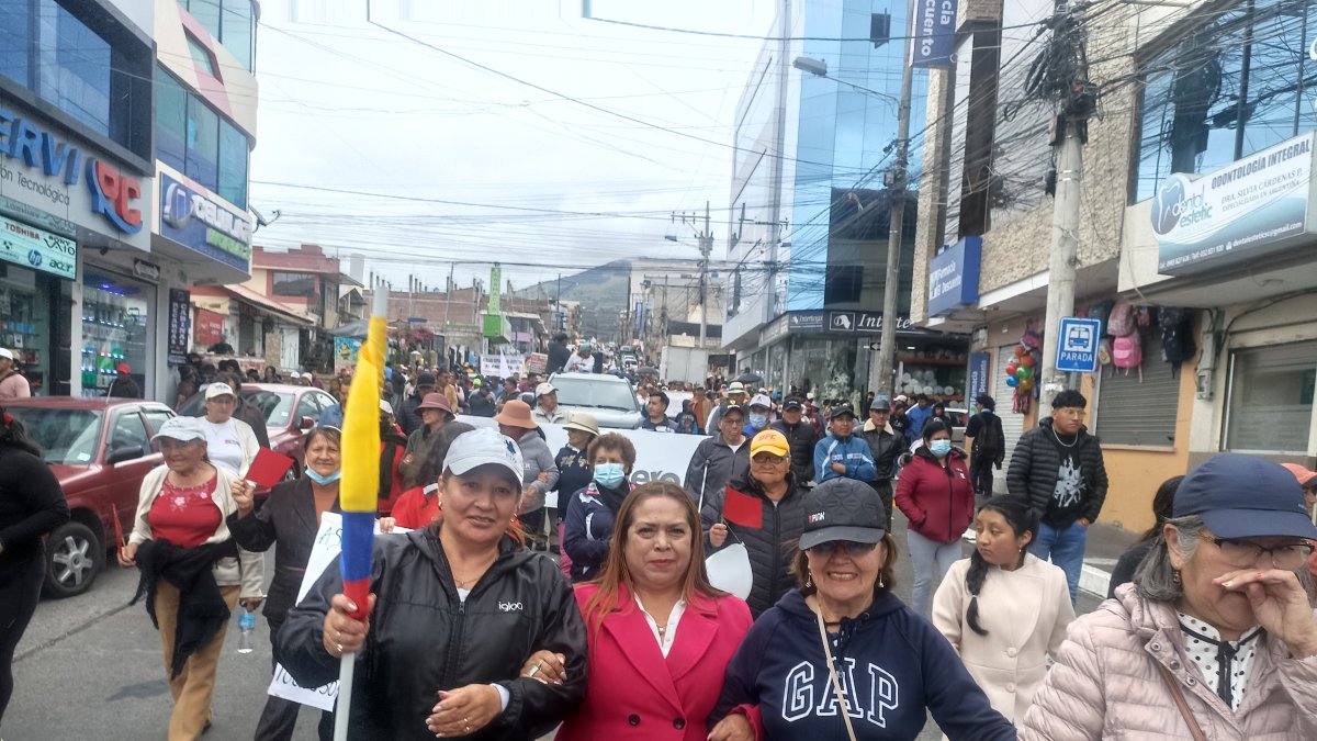 Alrededor de cuatro mil personas se unieron a la marcha por la seguridad en Pelileo.