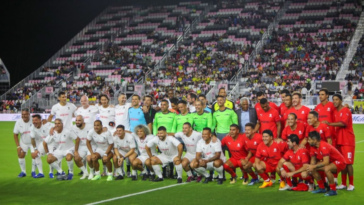 El equipo de Kun Aguero venció al equipo de Ronaldinho en Leyendas CONMEBOL