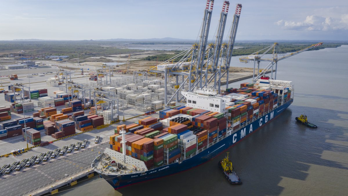 Comercio.- Vista aérea del puerto de aguas profundas de DP World, en Posorja.