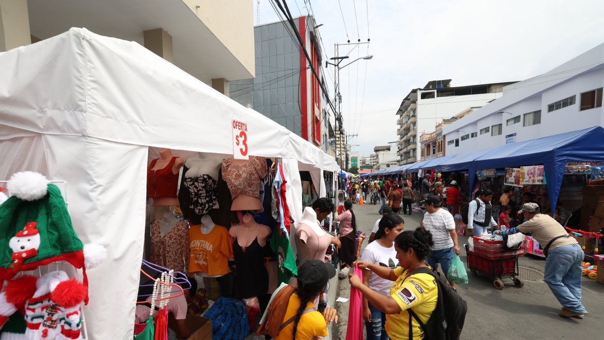 Antecedente. El comercio de los corredores navideños, a finales de 2023.