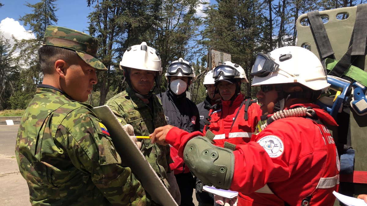 Organismos de primera respuesta en Cotopaxi se preparan ante posibles desastres naturales.