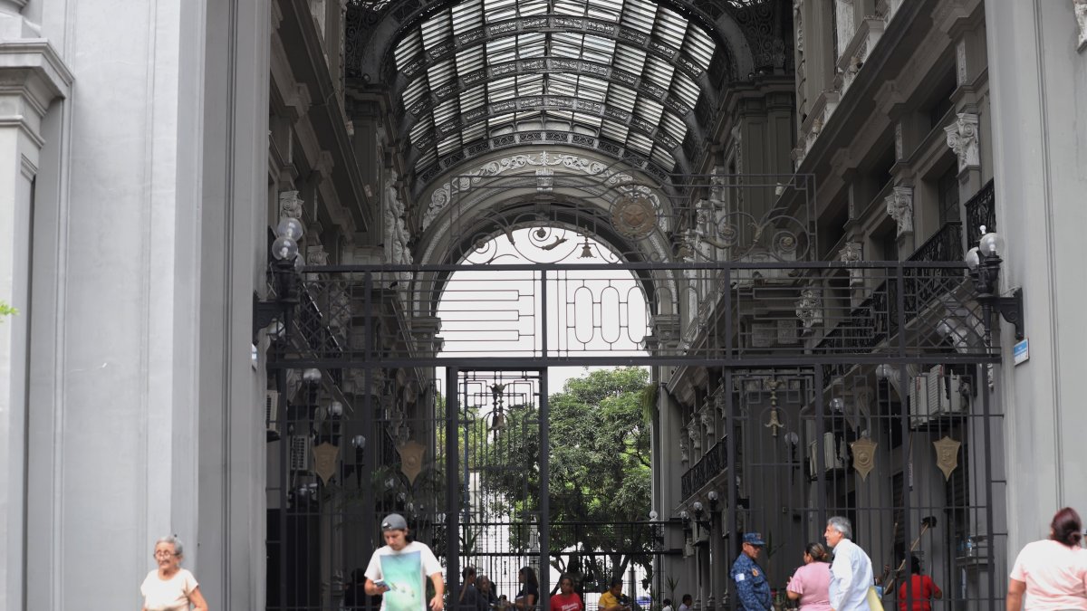 Lugar. El Municipio de Guayaquil puso a disposición la realización del certificado de no adeudar en línea.