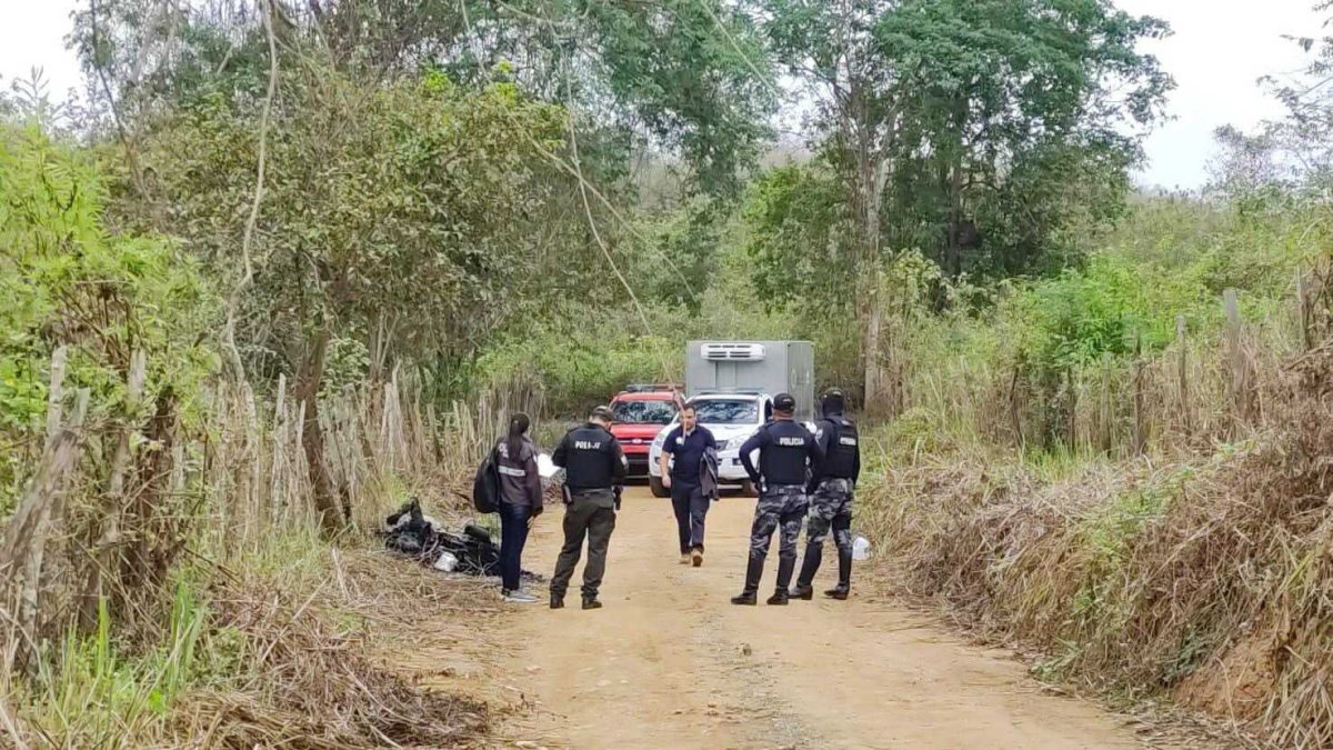 La Policía tomó muestras en el lugar donde encontraron el cuerpo.