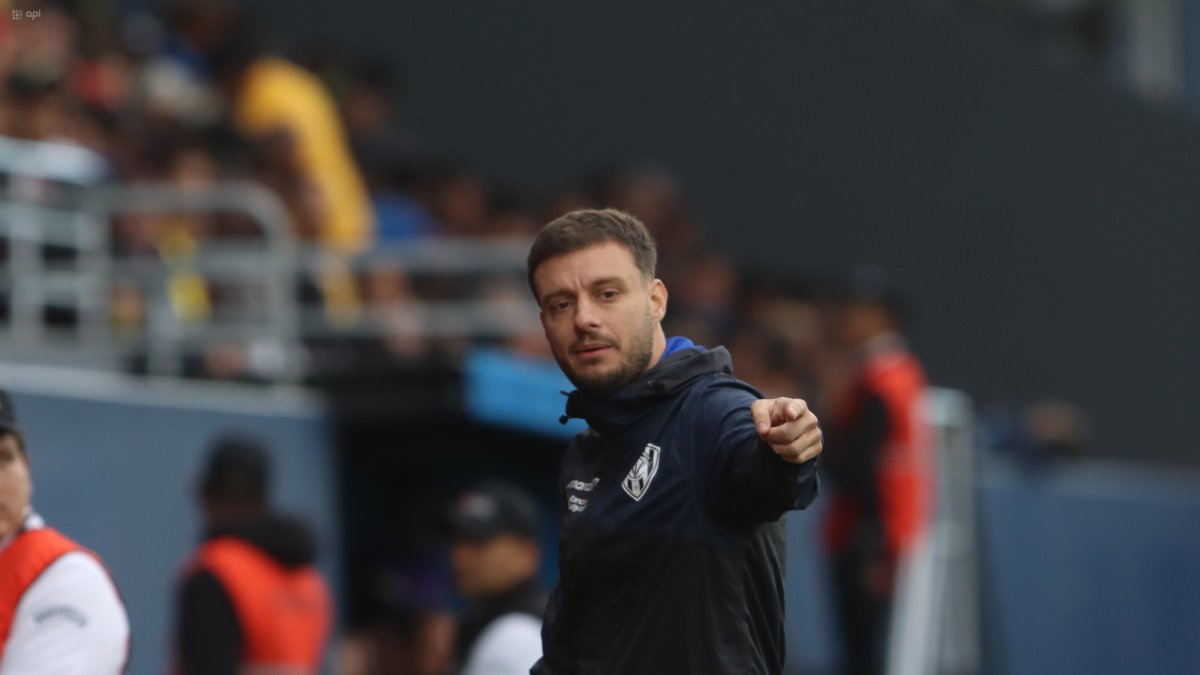 El entrenador Martín Anselmi dirige a los rayados desde finales de mayo de 2022.