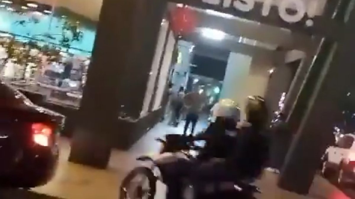 Evento. El hecho ocurrió la noche del jueves 7 de diciembre, frente al Malecón 2000.