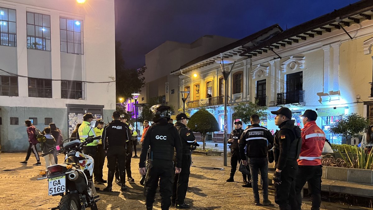 la Policía liberó a un hombre sospechoso de robo en la Universidad de Cuenca, lo que motivó la reacción del alcalde Cristian Zamora.