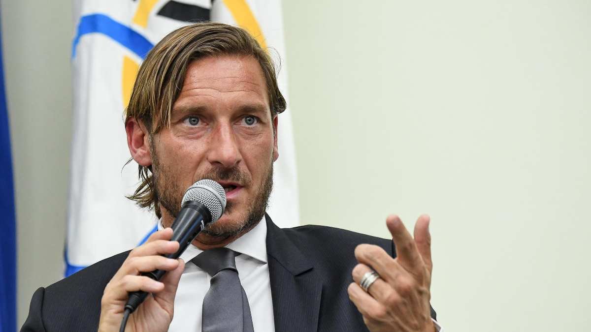 El exfutbolista italiano, Francesco Totti será sometido a una revisión de sus movimientos económicos