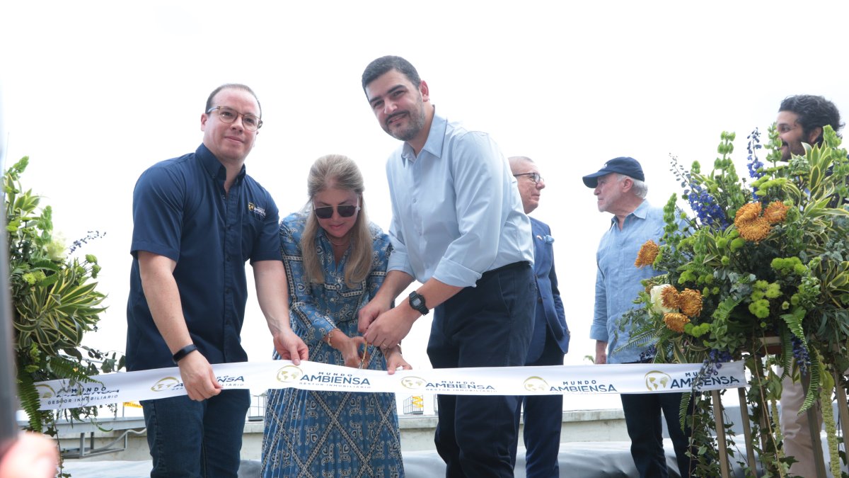 Stefano Ferretti, Liliana Febres-Cordero, Aquiles Álvarez, Vito Muñoz, Victor Ferretti