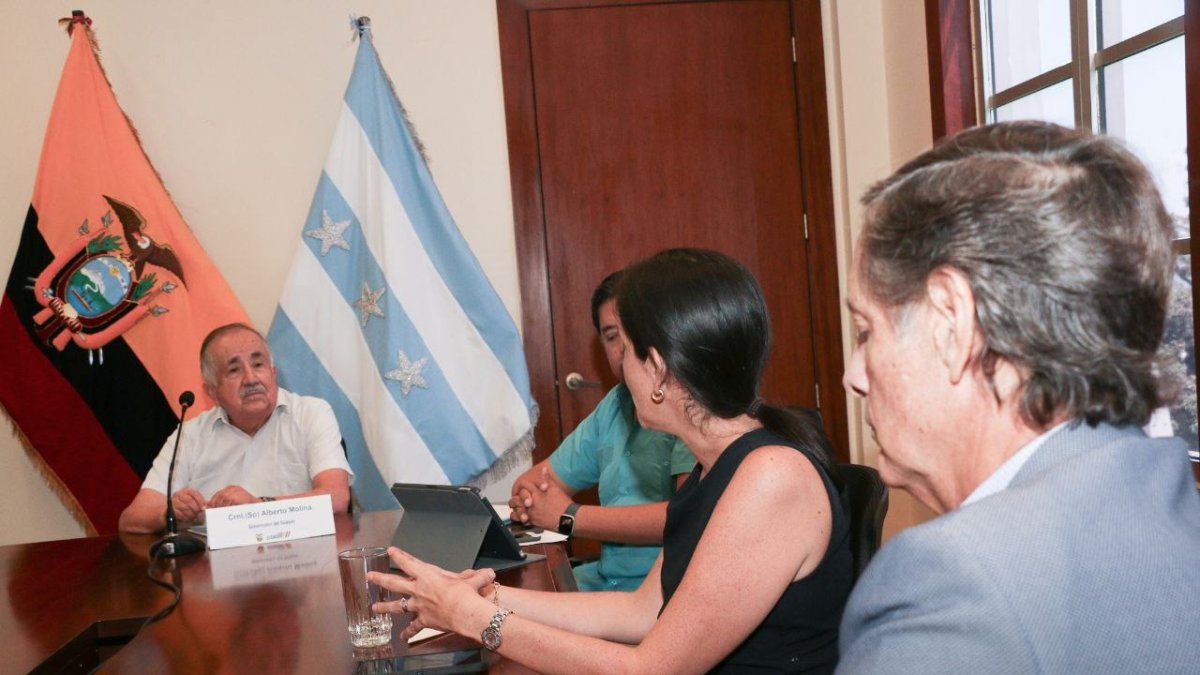 Diálogo. Miembros de las industrias pidieron garantías de seguridad.