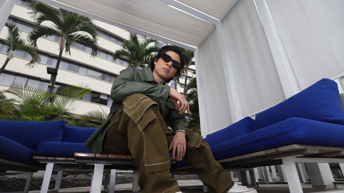 Acaba de lanzar Protagonista, su primera canción en chino mandarín y la primera en esa lengua grabada por un ecuatoriano.