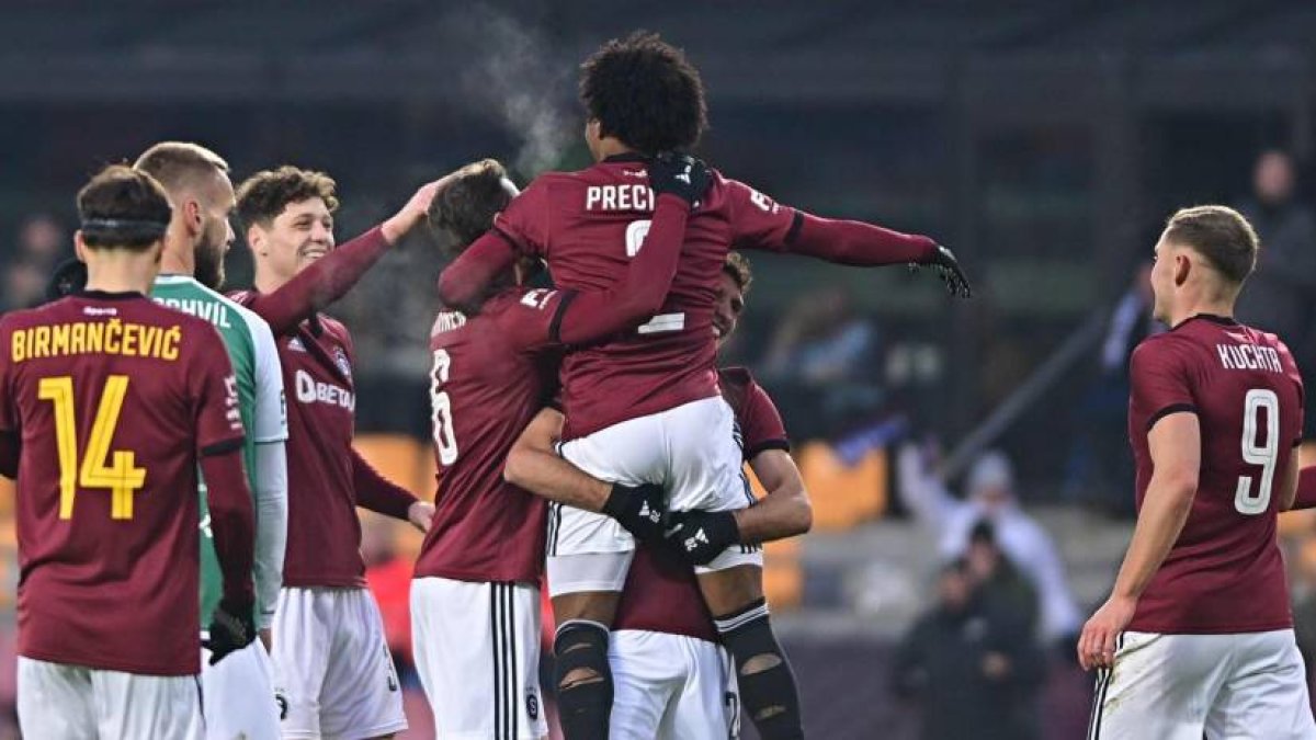 Angelo Preciado hizo el tercer gol en la victoria de Sparta Praga sobre Jablonec