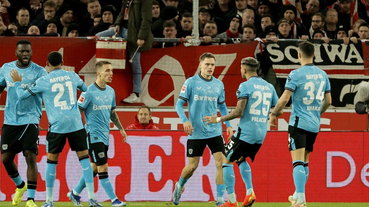 Bayer Leverkusen mantiene el liderato de la Bundesliga