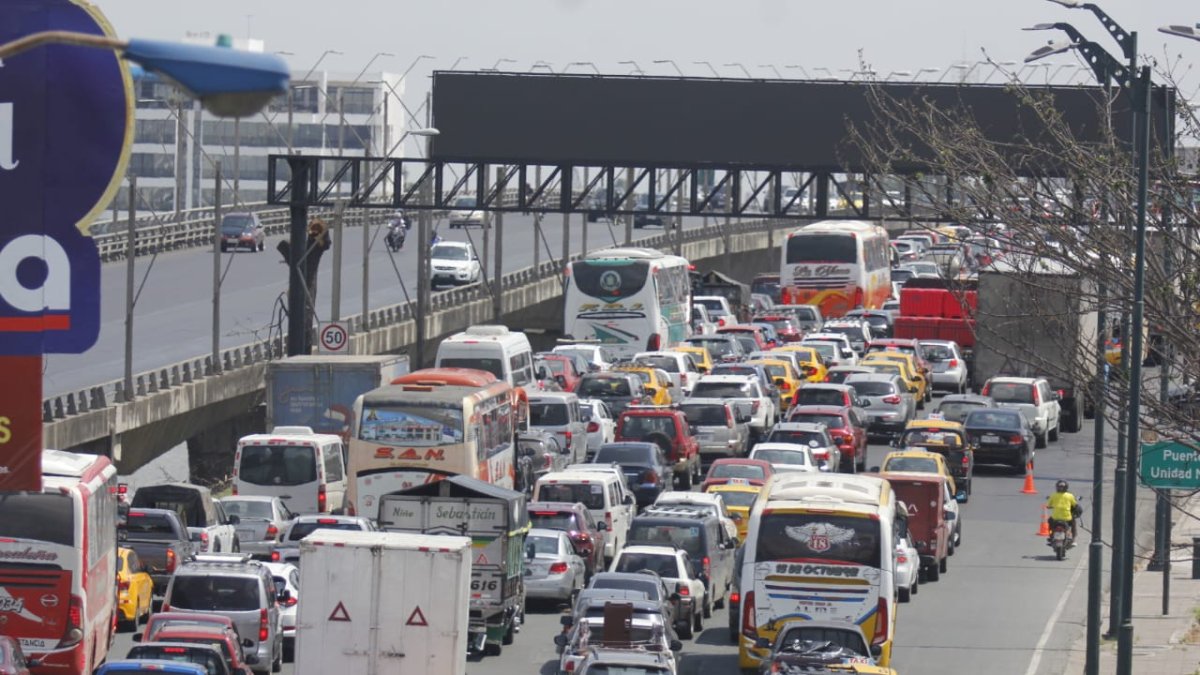 A causa de la acción interinstitucional el tráfico se congestionó en el acceso y la salida de Durán