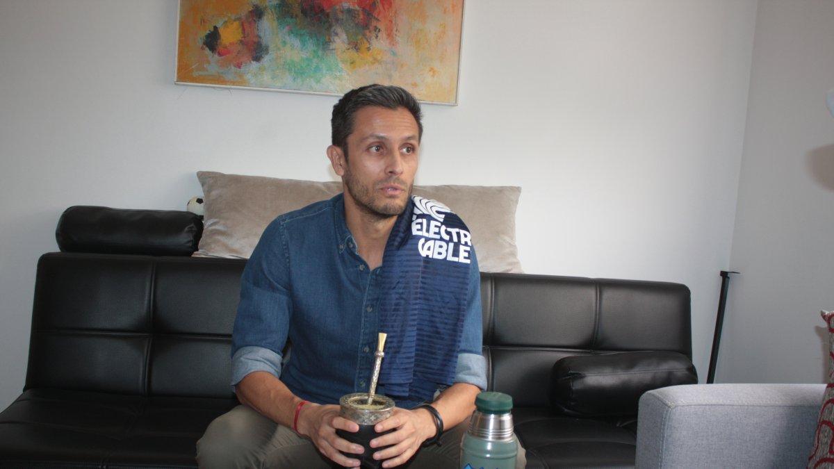 El exfutbolista del Bombillo hoy se desempaña como analista y comentarista deportivo.