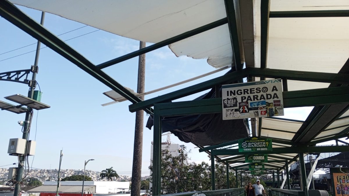 Estado. Así se encuentra un tramo de la cubierta.