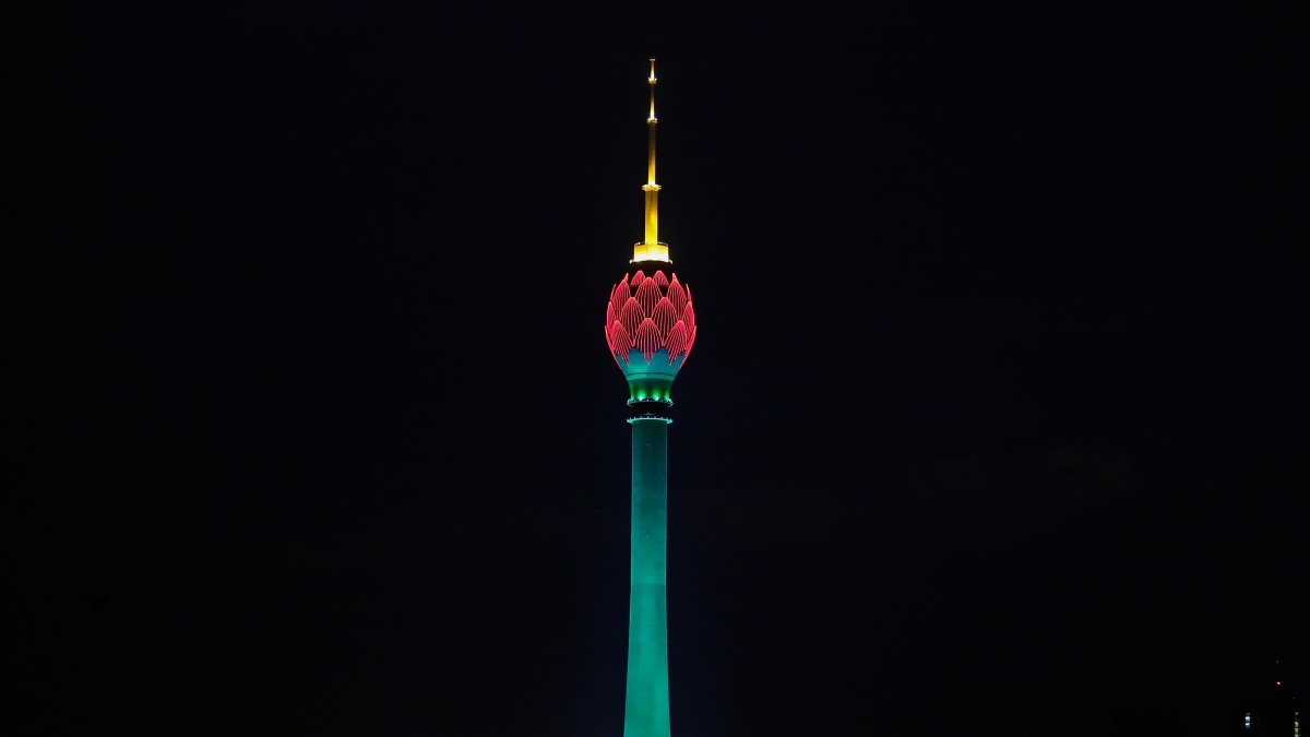 Construida por 104,3 millones de dólares y la esperanza de que la torre se convierta en un icono en Sri Lanka.