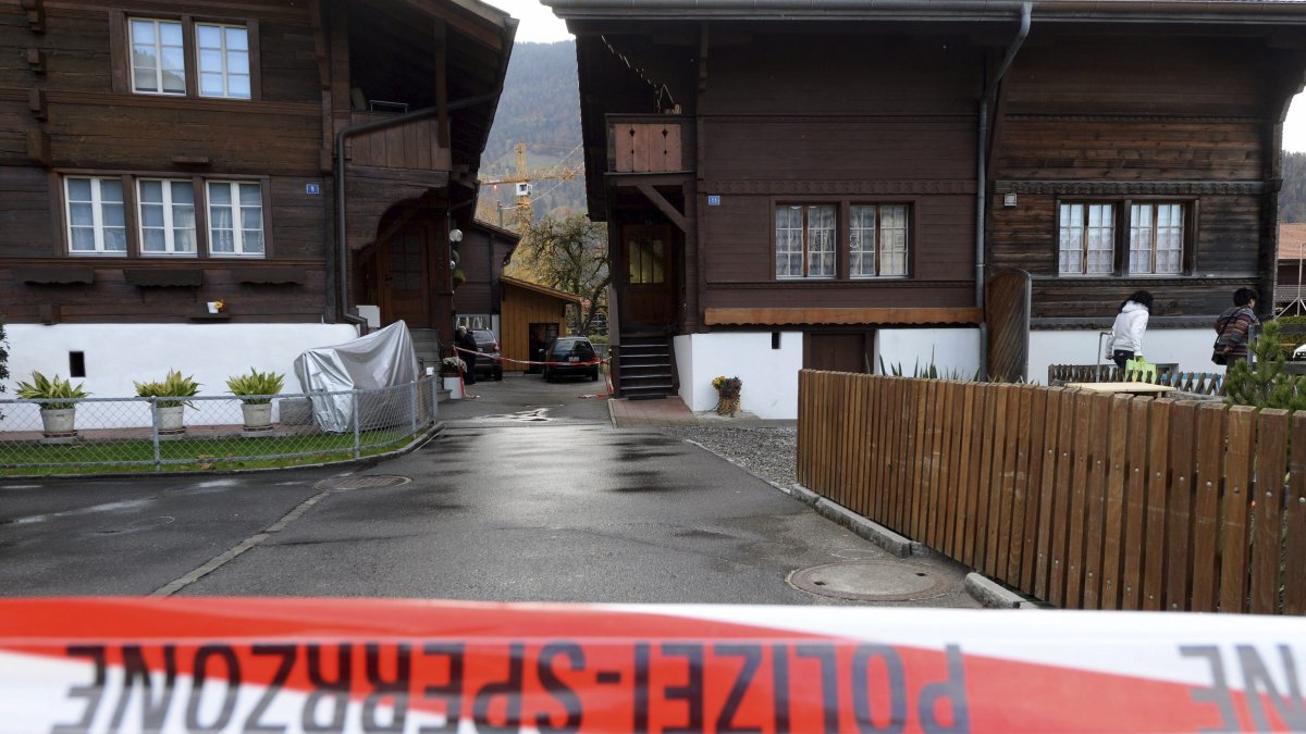 La policía de Valais, cantón del suroeste de Suiza del que es capital Sion, desplegó un importante dispositivo de seguridad para detener al atacante en las zonas donde se han producido los ataques.