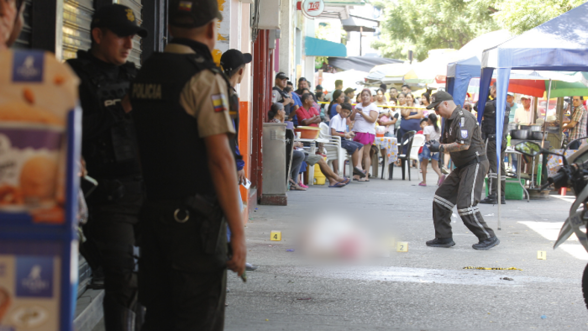 Dato. En Ecuador existe un promedio de 21 muertes violentas diarias.