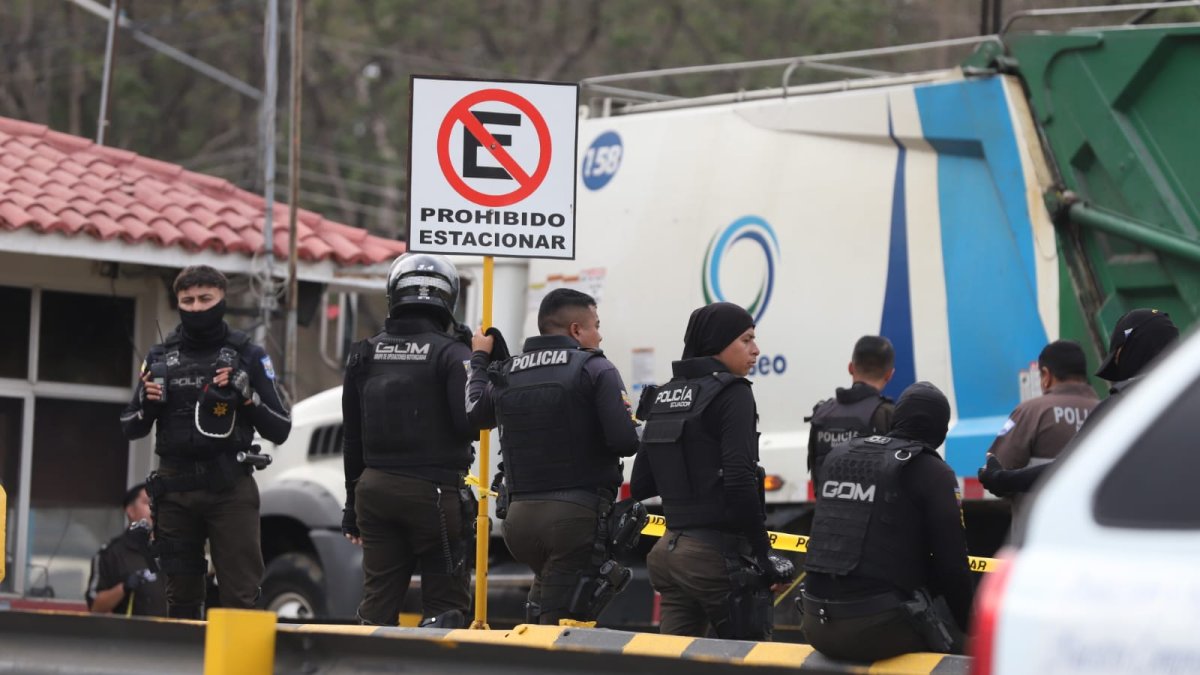 Agentes de la Policía llegaron hasta el lugar de los hechos.