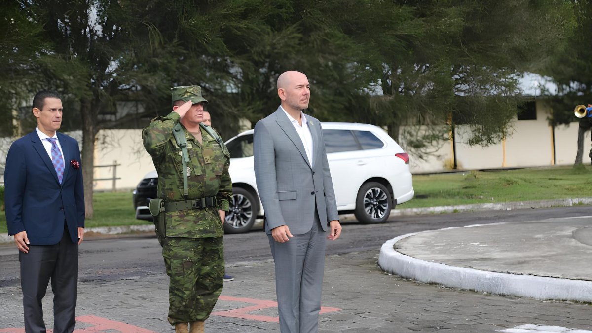 El ministro de Defensa, Gian Carlo Loffredo, es un experto en seguridad privada