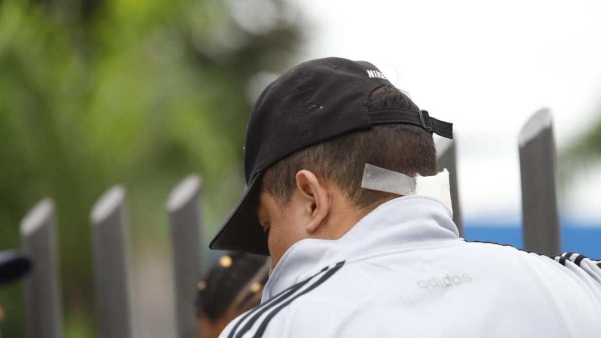 Hecho. El padre de familia perdió a sus seres queridos y resultó herido.