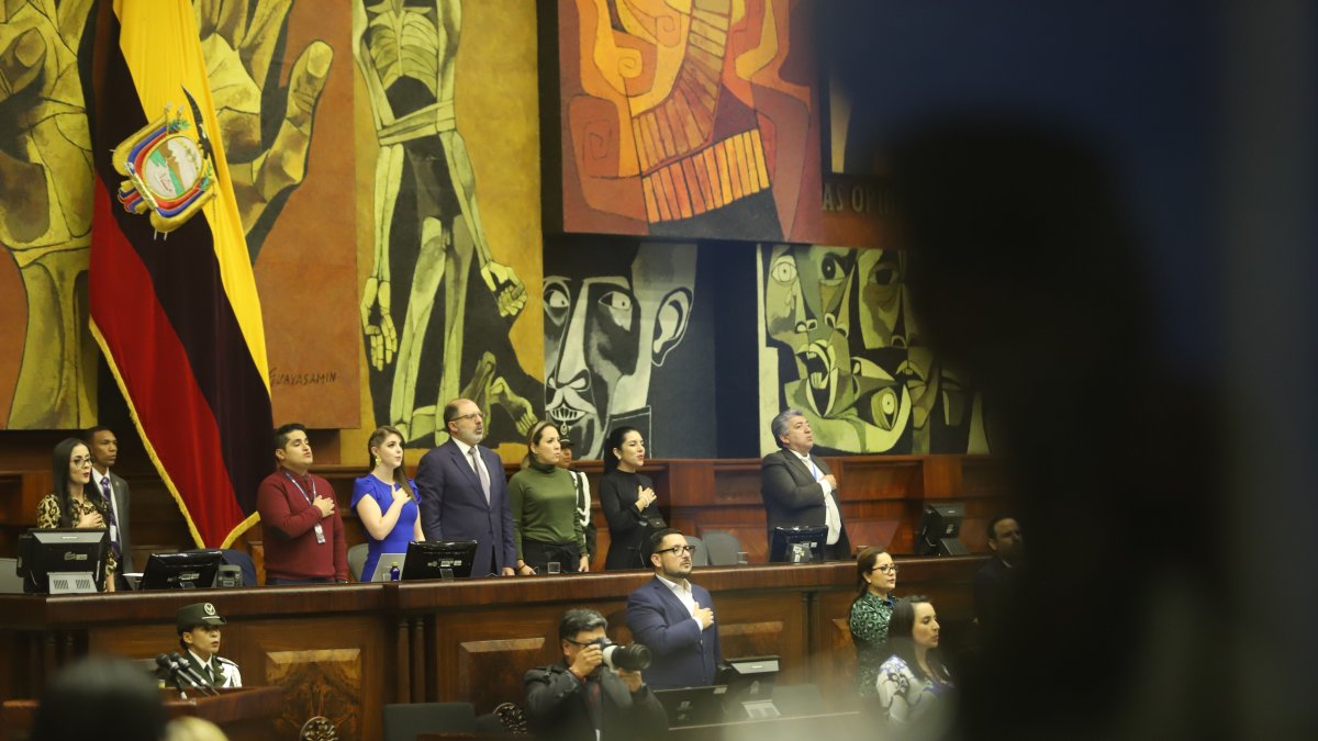 En la Asamblea hubo un minuto de silencio en la pasada sesión plenaria por el asesinato de los cuatro hermanos.